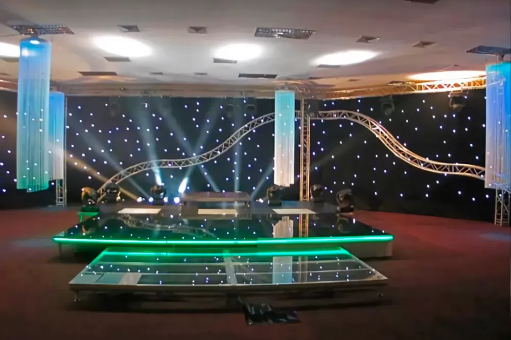 Arc Truss Indoor Construction