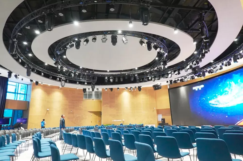 F33 Series Case Show