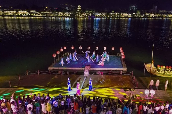 How to Catch the Rich Economy of Concerts, They Take the Lead