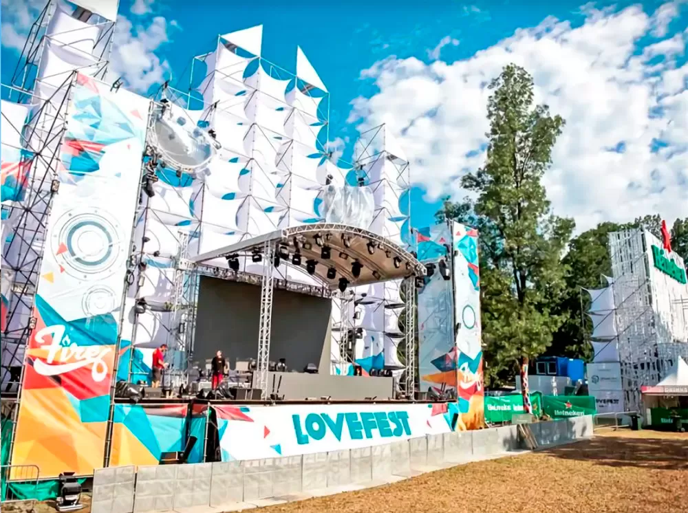 Large-Scale Music Festival Outdoor Performance