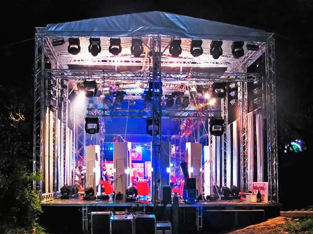 Outdoor Reality Show Recording Studio