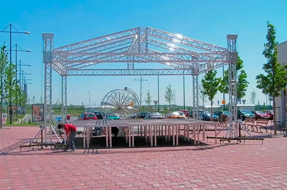 Outdoor Truss Stage Display