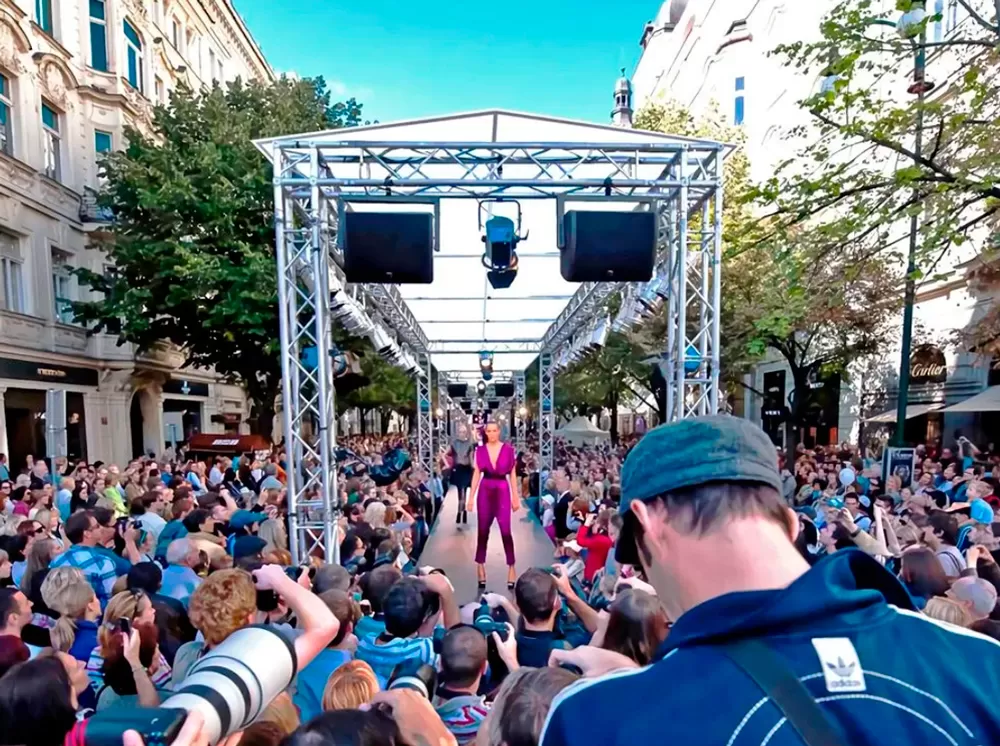 WTC Helps Outdoor Fashion T Show